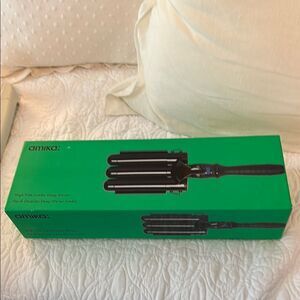 Amika High Tide Deep Waver in Green Box